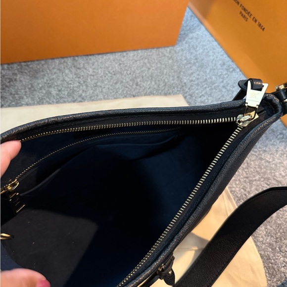 Louis Vuitton Black Embossed Shoulder Bag carry all PM - Picture 7 of 11